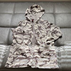 Yoki Camouflage Hooded Sweater Cape
